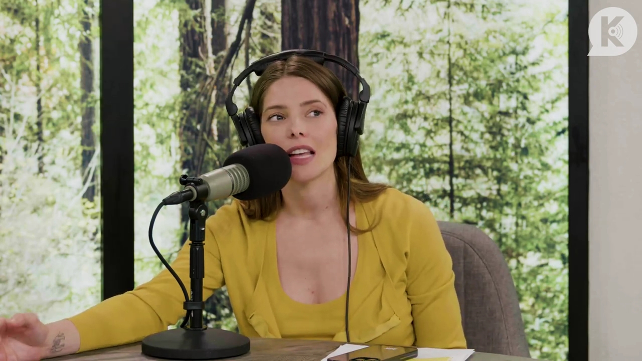 Ashley-Greene-dot-nl_TheTwilightEffect-Aflevering7NewMoonRewatchPart2of3-4240.jpg Ashley-Greene-dot-nl_TheTwilightEffect-Aflevering7NewMoonRewatchPart2of3-4240.jpg