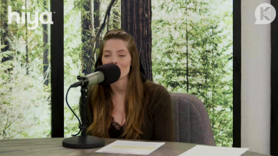 Ashley-Greene-dot-nl_TheTwilightEffect-Aflevering7NewMoonRewatchPart2of3-0918.jpg
