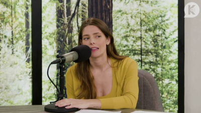 Ashley-Greene-dot-nl_TheTwilightEffect-Aflevering7NewMoonRewatchPart2of3-2359.jpg