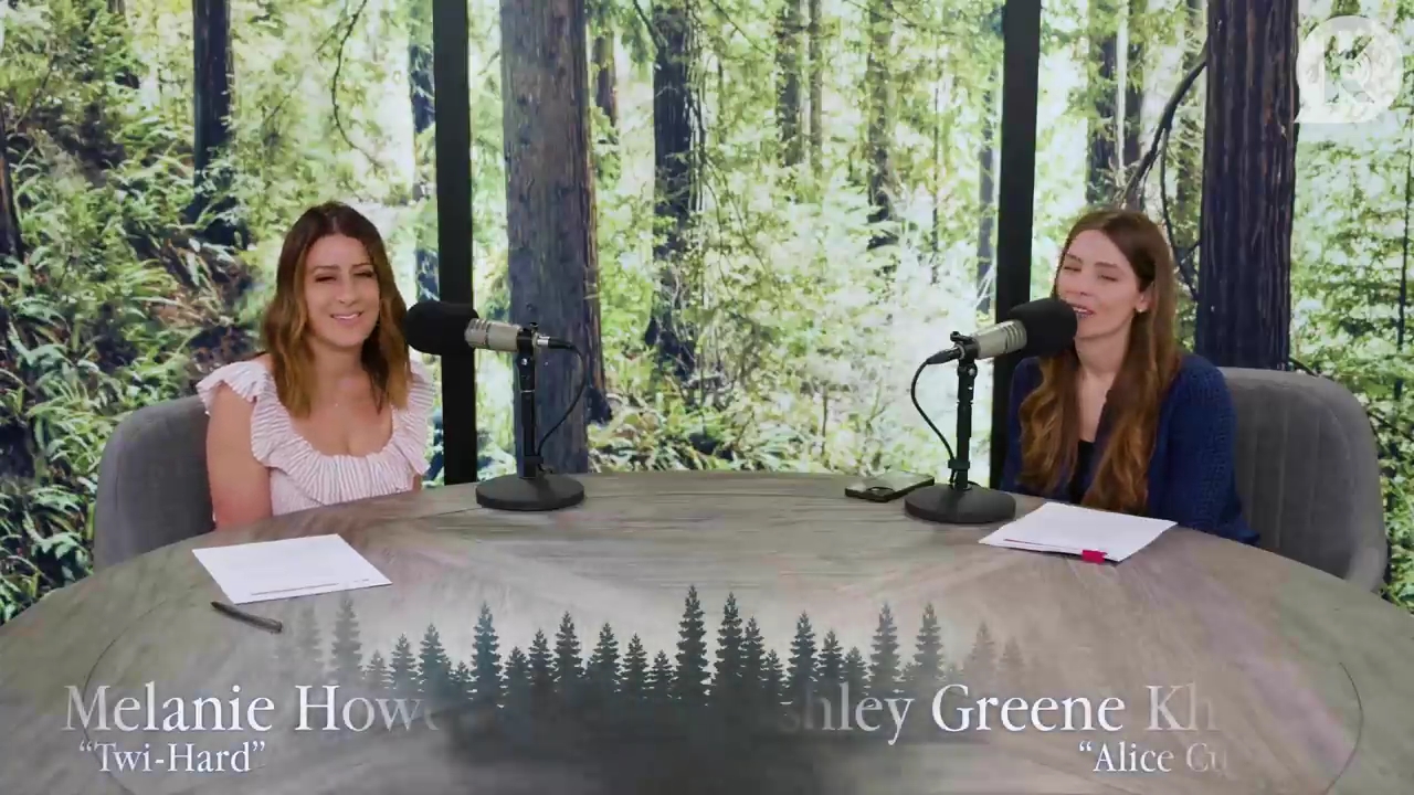 Ashley-Greene-dot-nl_TheTwilightEffectPostcast-Aflevering9NewMoonRewatchPart3of3-0005.jpg Ashley-Greene-dot-nl_TheTwilightEffectPostcast-Aflevering9NewMoonRewatchPart3of3-0005.jpg