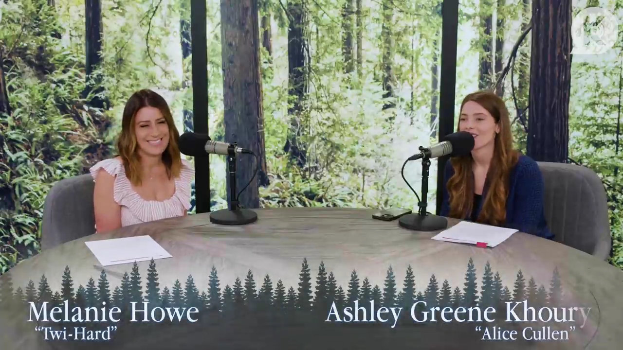 Ashley-Greene-dot-nl_TheTwilightEffectPostcast-Aflevering9NewMoonRewatchPart3of3-0006.jpg Ashley-Greene-dot-nl_TheTwilightEffectPostcast-Aflevering9NewMoonRewatchPart3of3-0006.jpg