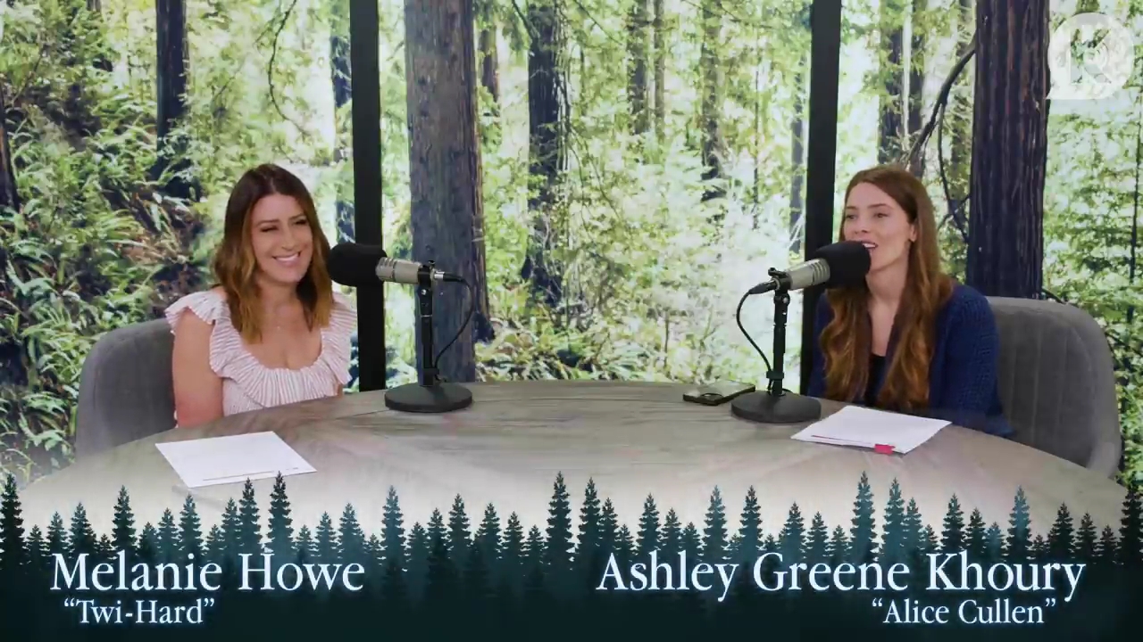 Ashley-Greene-dot-nl_TheTwilightEffectPostcast-Aflevering9NewMoonRewatchPart3of3-0007.jpg Ashley-Greene-dot-nl_TheTwilightEffectPostcast-Aflevering9NewMoonRewatchPart3of3-0007.jpg