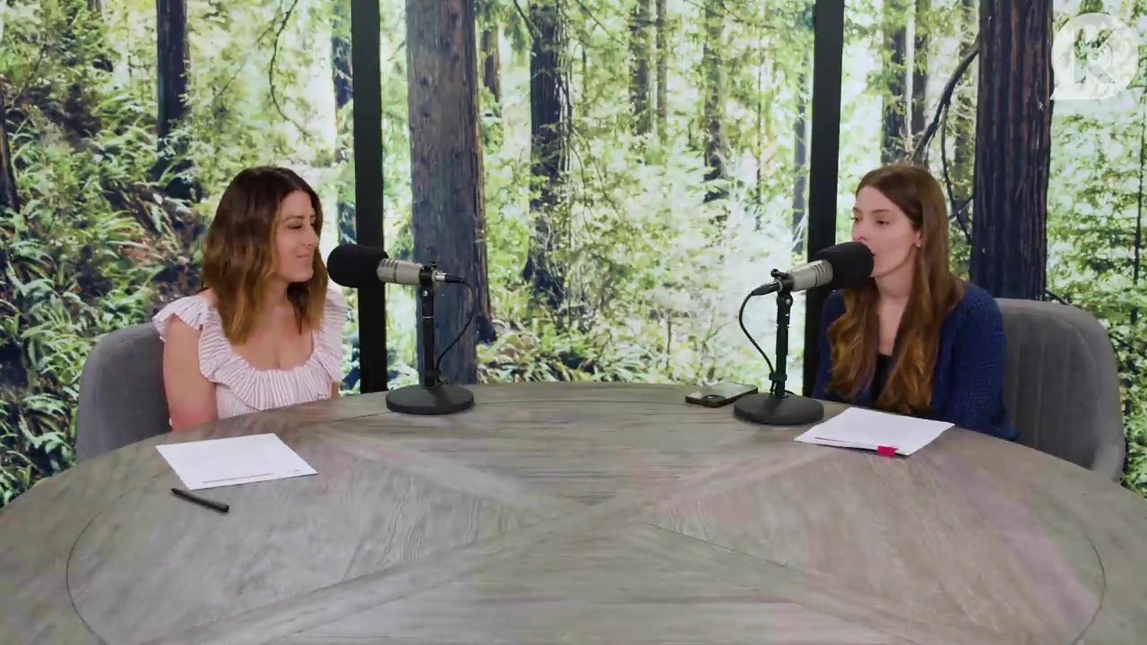 Ashley-Greene-dot-nl_TheTwilightEffectPostcast-Aflevering9NewMoonRewatchPart3of3-0015.jpg Ashley-Greene-dot-nl_TheTwilightEffectPostcast-Aflevering9NewMoonRewatchPart3of3-0015.jpg