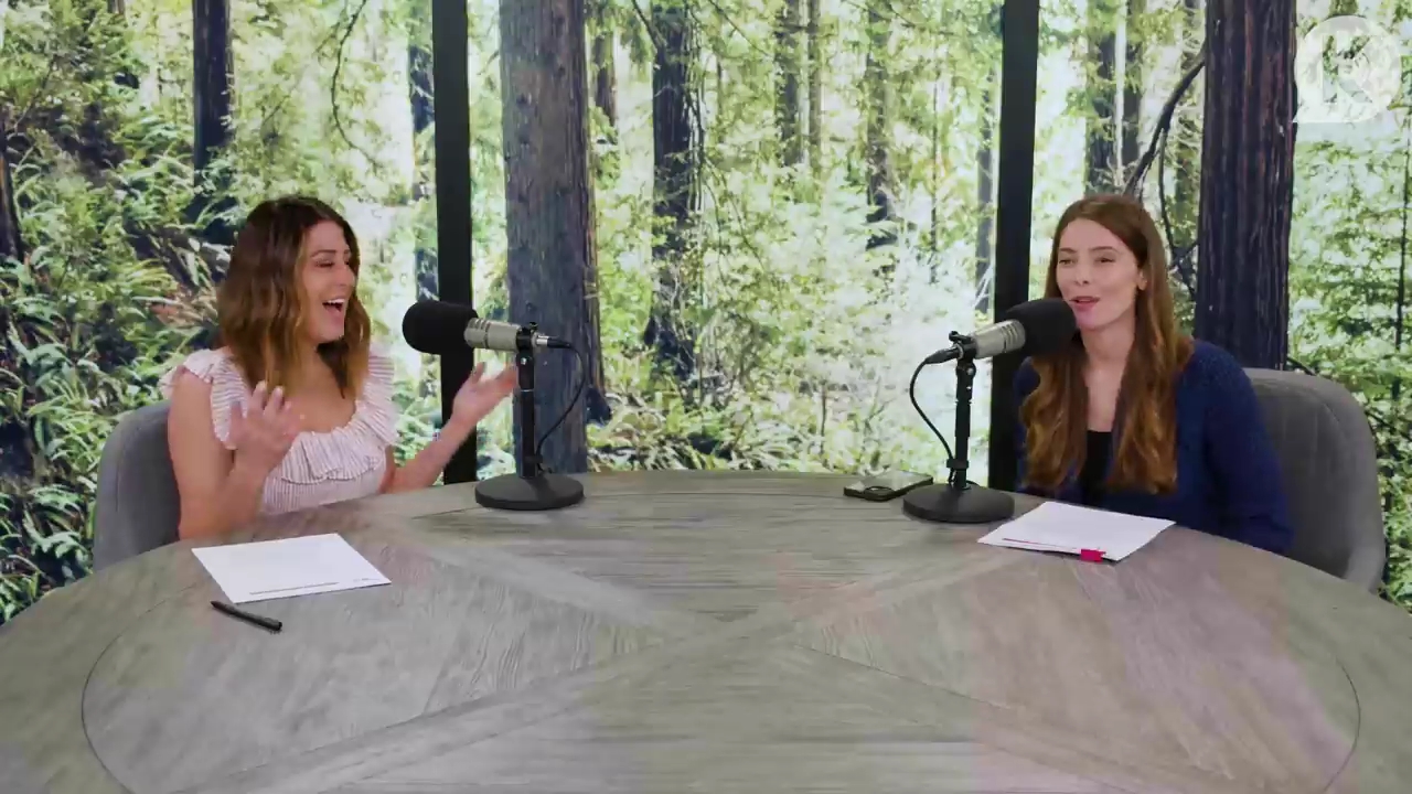 Ashley-Greene-dot-nl_TheTwilightEffectPostcast-Aflevering9NewMoonRewatchPart3of3-0029.jpg Ashley-Greene-dot-nl_TheTwilightEffectPostcast-Aflevering9NewMoonRewatchPart3of3-0029.jpg