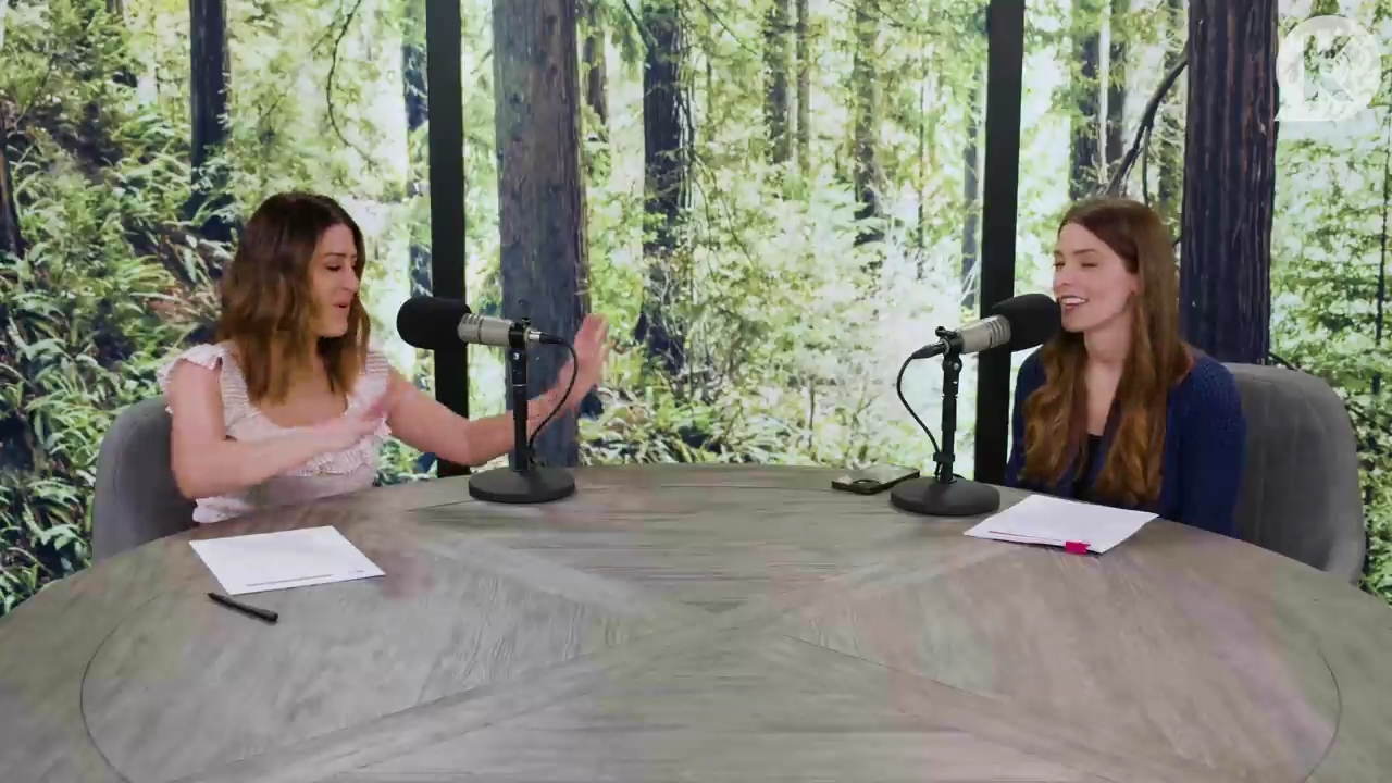 Ashley-Greene-dot-nl_TheTwilightEffectPostcast-Aflevering9NewMoonRewatchPart3of3-0040.jpg Ashley-Greene-dot-nl_TheTwilightEffectPostcast-Aflevering9NewMoonRewatchPart3of3-0040.jpg