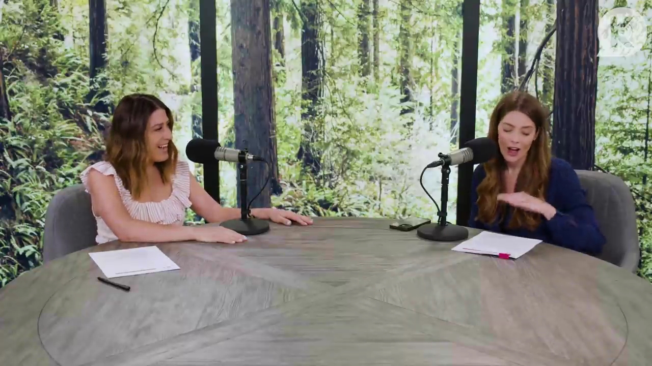 Ashley-Greene-dot-nl_TheTwilightEffectPostcast-Aflevering9NewMoonRewatchPart3of3-0042.jpg Ashley-Greene-dot-nl_TheTwilightEffectPostcast-Aflevering9NewMoonRewatchPart3of3-0042.jpg