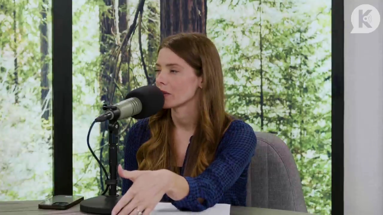 Ashley-Greene-dot-nl_TheTwilightEffectPostcast-Aflevering9NewMoonRewatchPart3of3-0057.jpg Ashley-Greene-dot-nl_TheTwilightEffectPostcast-Aflevering9NewMoonRewatchPart3of3-0057.jpg