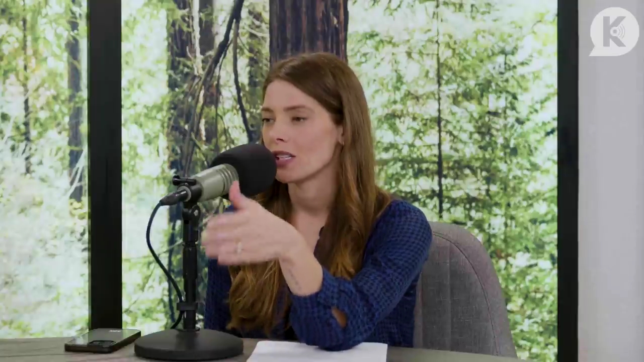 Ashley-Greene-dot-nl_TheTwilightEffectPostcast-Aflevering9NewMoonRewatchPart3of3-0066.jpg Ashley-Greene-dot-nl_TheTwilightEffectPostcast-Aflevering9NewMoonRewatchPart3of3-0066.jpg