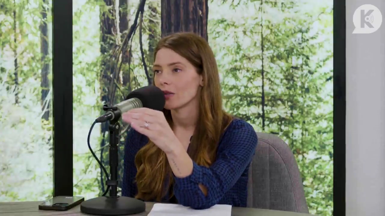 Ashley-Greene-dot-nl_TheTwilightEffectPostcast-Aflevering9NewMoonRewatchPart3of3-0069.jpg Ashley-Greene-dot-nl_TheTwilightEffectPostcast-Aflevering9NewMoonRewatchPart3of3-0069.jpg