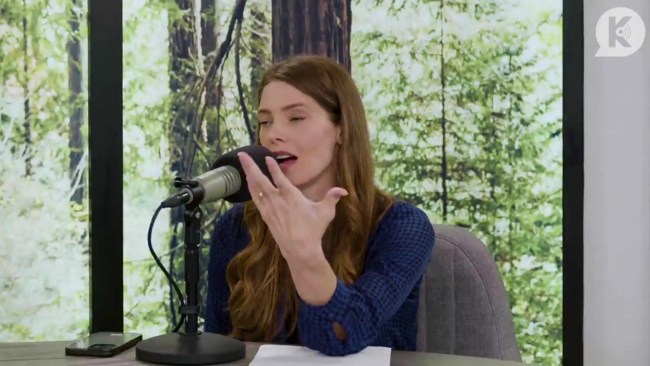 Ashley-Greene-dot-nl_TheTwilightEffectPostcast-Aflevering9NewMoonRewatchPart3of3-0071.jpg Ashley-Greene-dot-nl_TheTwilightEffectPostcast-Aflevering9NewMoonRewatchPart3of3-0071.jpg