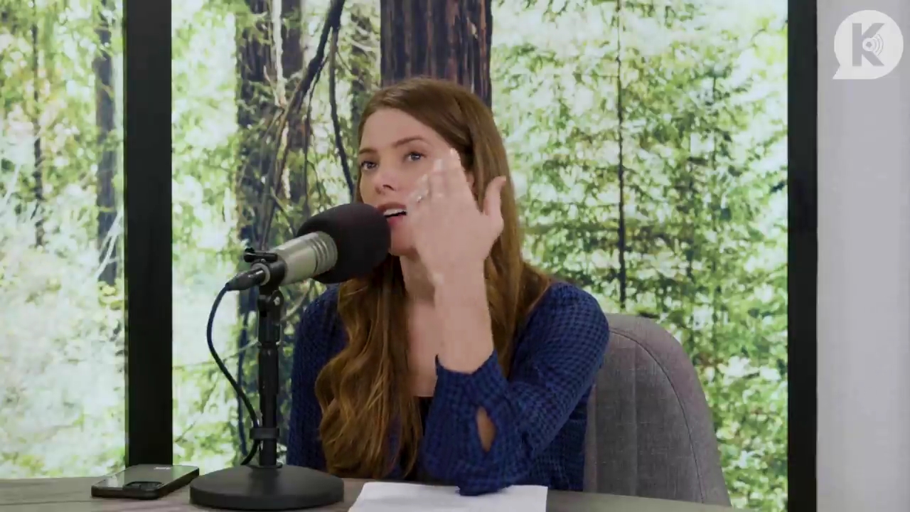 Ashley-Greene-dot-nl_TheTwilightEffectPostcast-Aflevering9NewMoonRewatchPart3of3-0072.jpg Ashley-Greene-dot-nl_TheTwilightEffectPostcast-Aflevering9NewMoonRewatchPart3of3-0072.jpg