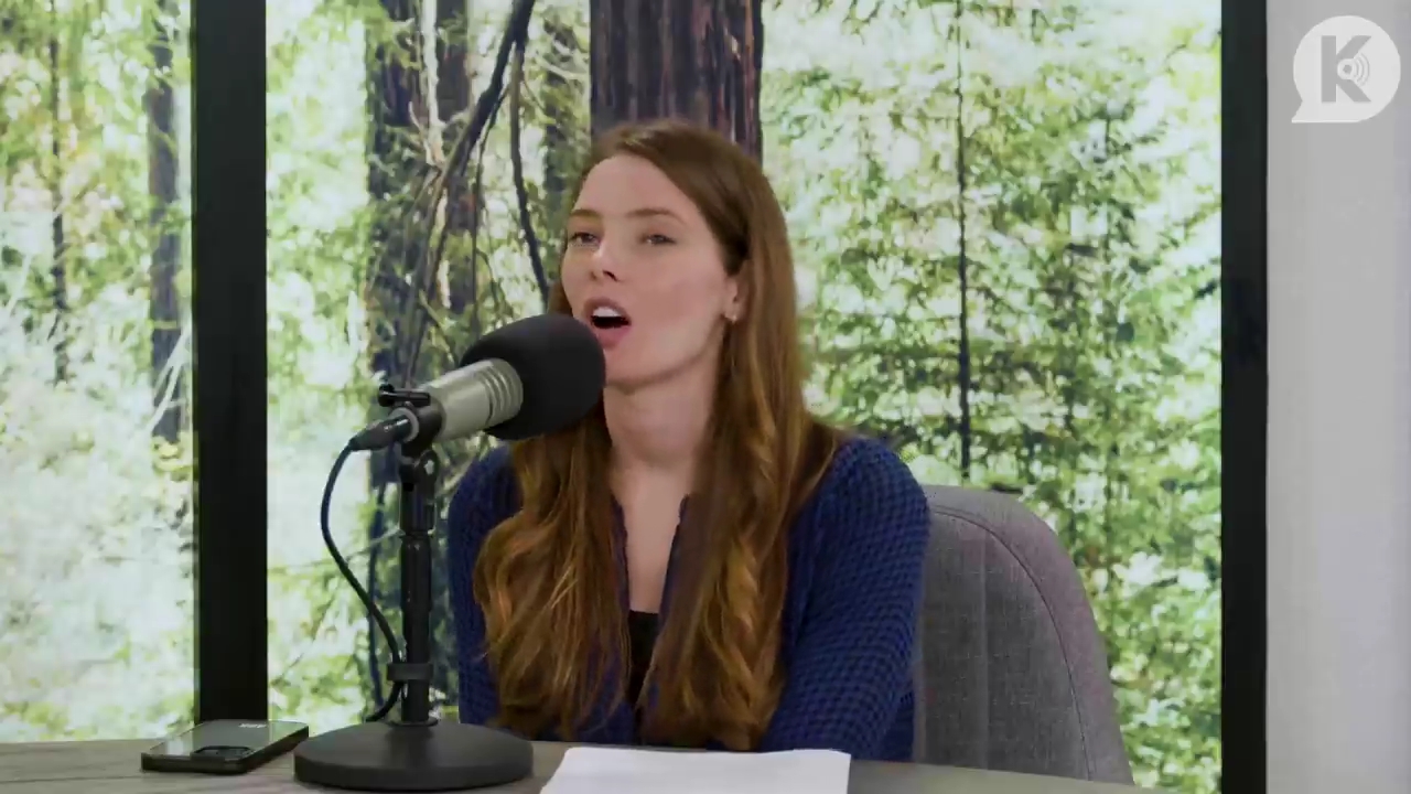 Ashley-Greene-dot-nl_TheTwilightEffectPostcast-Aflevering9NewMoonRewatchPart3of3-0095.jpg Ashley-Greene-dot-nl_TheTwilightEffectPostcast-Aflevering9NewMoonRewatchPart3of3-0095.jpg