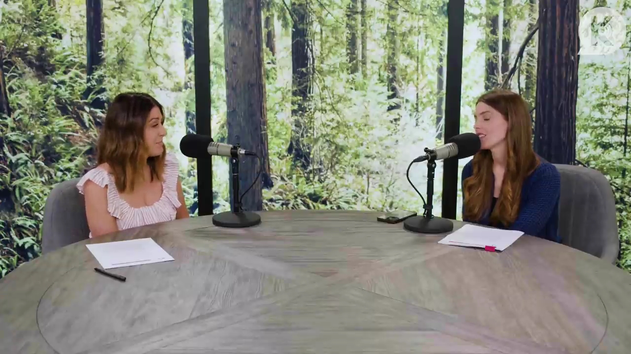 Ashley-Greene-dot-nl_TheTwilightEffectPostcast-Aflevering9NewMoonRewatchPart3of3-0126.jpg Ashley-Greene-dot-nl_TheTwilightEffectPostcast-Aflevering9NewMoonRewatchPart3of3-0126.jpg