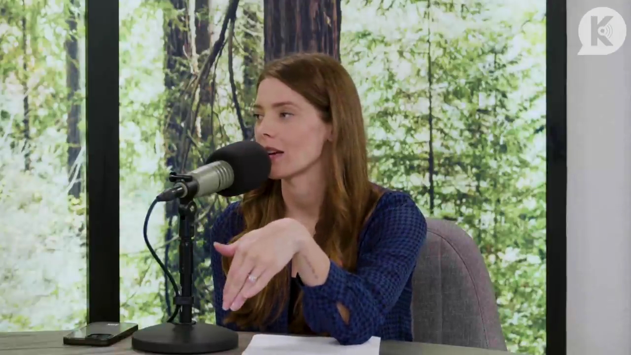 Ashley-Greene-dot-nl_TheTwilightEffectPostcast-Aflevering9NewMoonRewatchPart3of3-0134.jpg Ashley-Greene-dot-nl_TheTwilightEffectPostcast-Aflevering9NewMoonRewatchPart3of3-0134.jpg