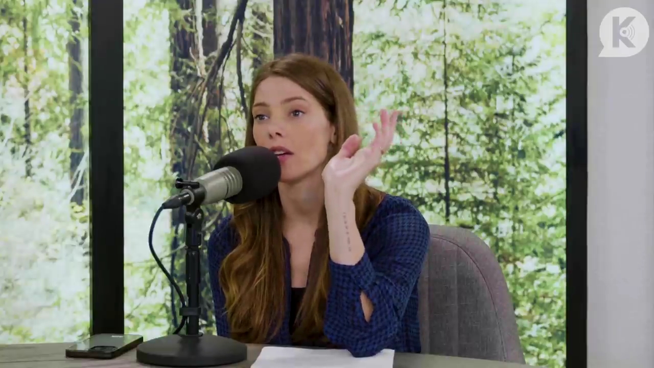 Ashley-Greene-dot-nl_TheTwilightEffectPostcast-Aflevering9NewMoonRewatchPart3of3-0139.jpg Ashley-Greene-dot-nl_TheTwilightEffectPostcast-Aflevering9NewMoonRewatchPart3of3-0139.jpg