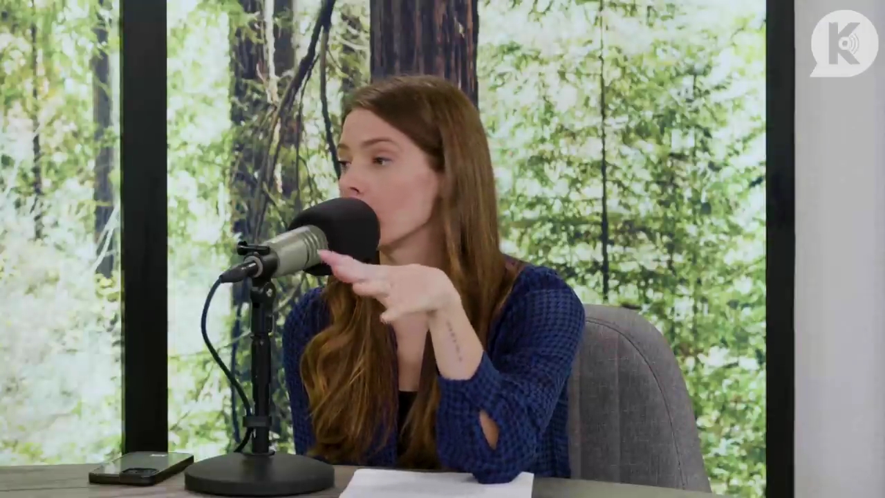 Ashley-Greene-dot-nl_TheTwilightEffectPostcast-Aflevering9NewMoonRewatchPart3of3-0143.jpg Ashley-Greene-dot-nl_TheTwilightEffectPostcast-Aflevering9NewMoonRewatchPart3of3-0143.jpg