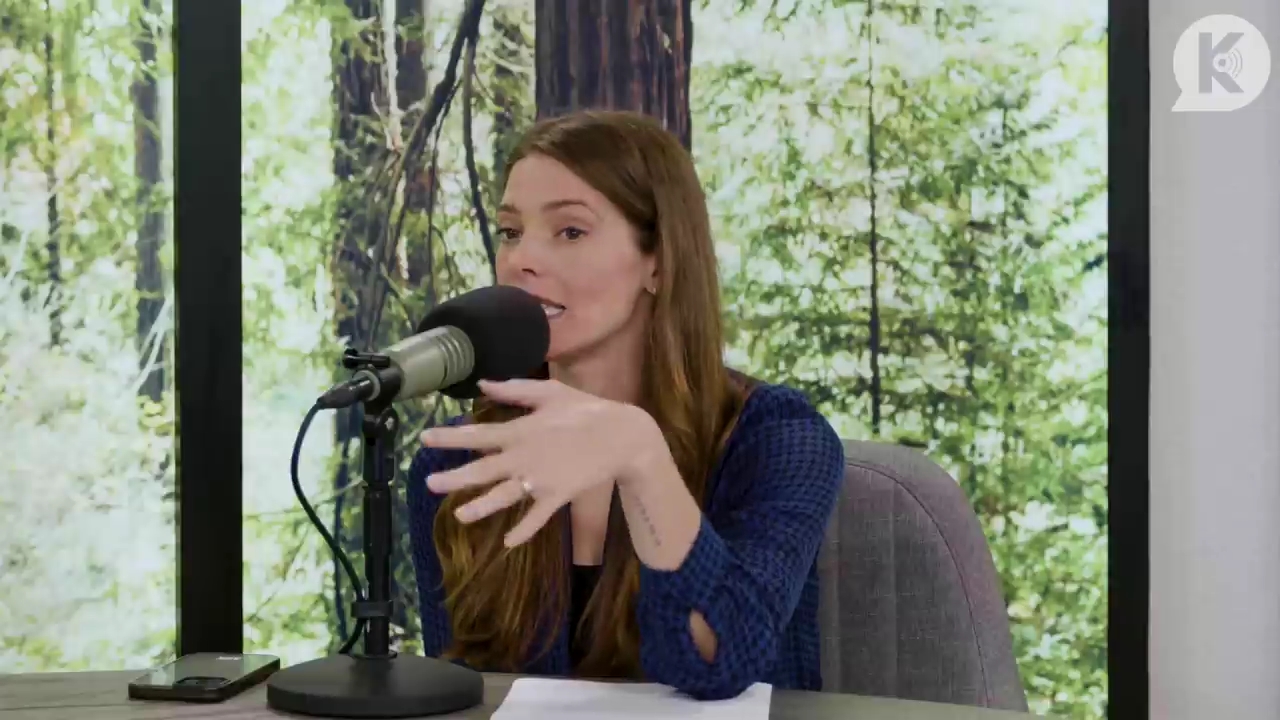 Ashley-Greene-dot-nl_TheTwilightEffectPostcast-Aflevering9NewMoonRewatchPart3of3-0159.jpg Ashley-Greene-dot-nl_TheTwilightEffectPostcast-Aflevering9NewMoonRewatchPart3of3-0159.jpg