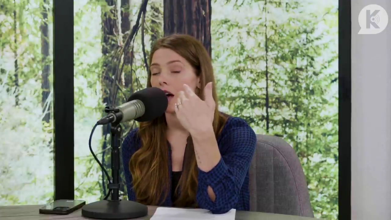 Ashley-Greene-dot-nl_TheTwilightEffectPostcast-Aflevering9NewMoonRewatchPart3of3-0161.jpg Ashley-Greene-dot-nl_TheTwilightEffectPostcast-Aflevering9NewMoonRewatchPart3of3-0161.jpg