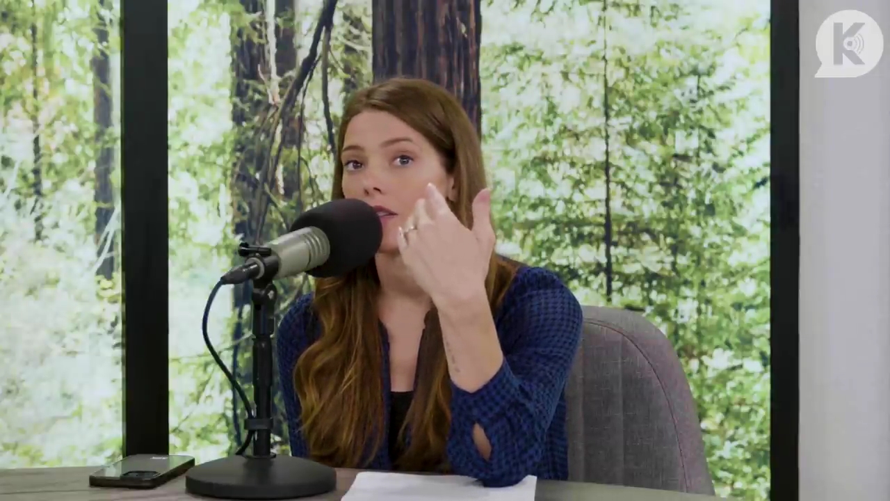 Ashley-Greene-dot-nl_TheTwilightEffectPostcast-Aflevering9NewMoonRewatchPart3of3-0165.jpg Ashley-Greene-dot-nl_TheTwilightEffectPostcast-Aflevering9NewMoonRewatchPart3of3-0165.jpg