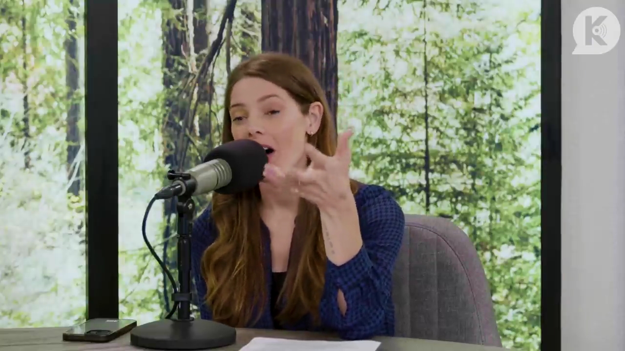 Ashley-Greene-dot-nl_TheTwilightEffectPostcast-Aflevering9NewMoonRewatchPart3of3-0173.jpg Ashley-Greene-dot-nl_TheTwilightEffectPostcast-Aflevering9NewMoonRewatchPart3of3-0173.jpg