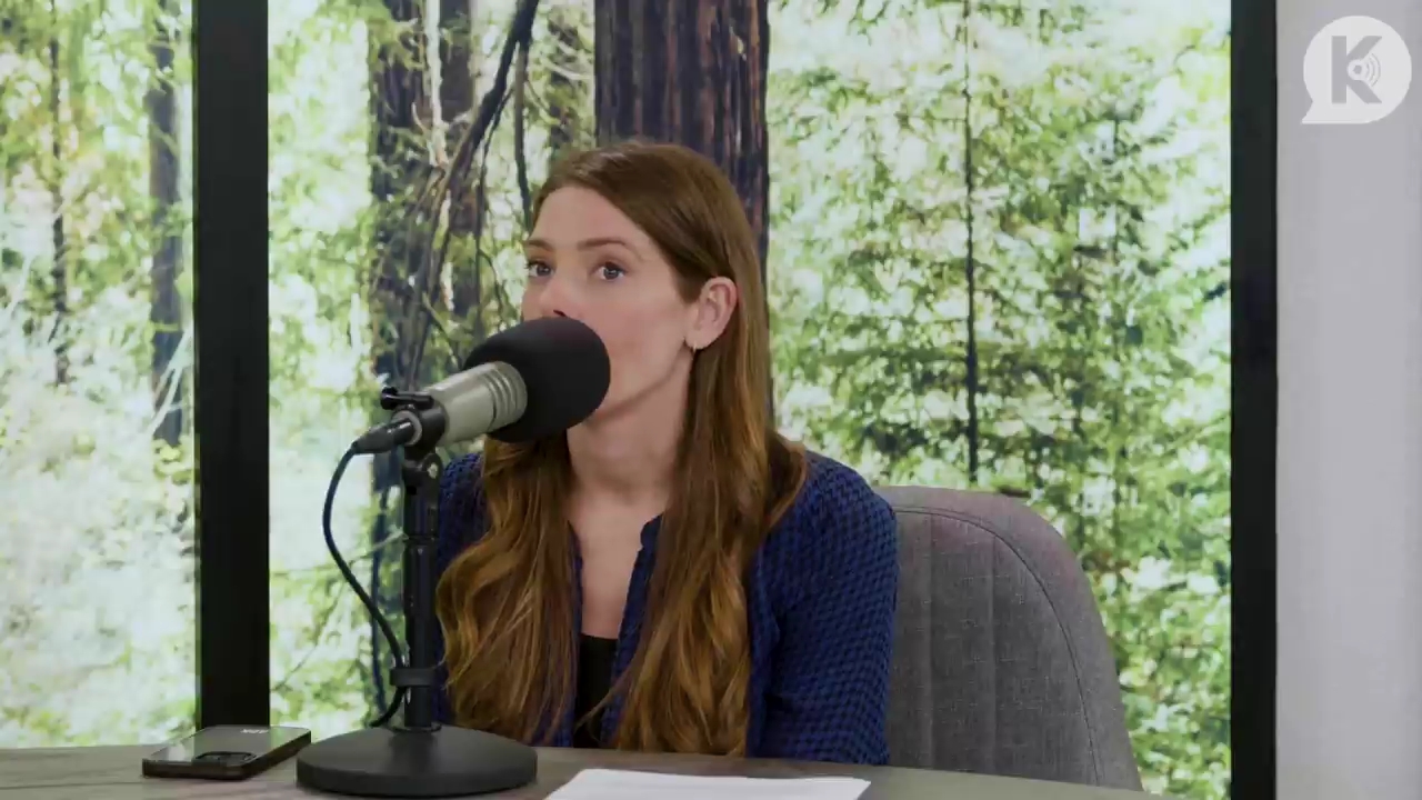 Ashley-Greene-dot-nl_TheTwilightEffectPostcast-Aflevering9NewMoonRewatchPart3of3-0187.jpg Ashley-Greene-dot-nl_TheTwilightEffectPostcast-Aflevering9NewMoonRewatchPart3of3-0187.jpg