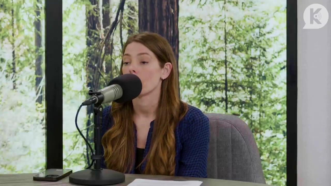 Ashley-Greene-dot-nl_TheTwilightEffectPostcast-Aflevering9NewMoonRewatchPart3of3-0189.jpg Ashley-Greene-dot-nl_TheTwilightEffectPostcast-Aflevering9NewMoonRewatchPart3of3-0189.jpg