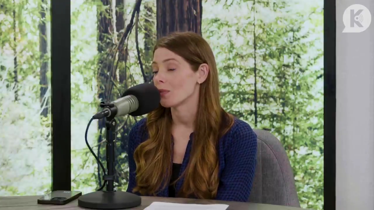 Ashley-Greene-dot-nl_TheTwilightEffectPostcast-Aflevering9NewMoonRewatchPart3of3-0195.jpg Ashley-Greene-dot-nl_TheTwilightEffectPostcast-Aflevering9NewMoonRewatchPart3of3-0195.jpg