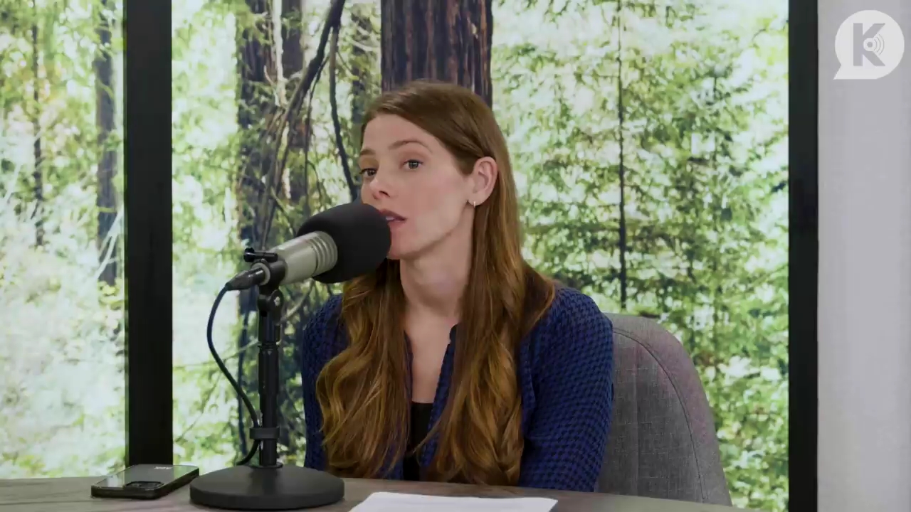 Ashley-Greene-dot-nl_TheTwilightEffectPostcast-Aflevering9NewMoonRewatchPart3of3-0197.jpg Ashley-Greene-dot-nl_TheTwilightEffectPostcast-Aflevering9NewMoonRewatchPart3of3-0197.jpg