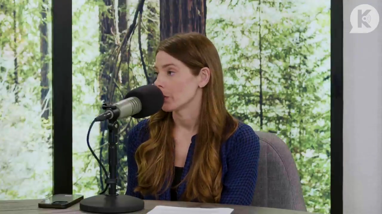 Ashley-Greene-dot-nl_TheTwilightEffectPostcast-Aflevering9NewMoonRewatchPart3of3-0204.jpg Ashley-Greene-dot-nl_TheTwilightEffectPostcast-Aflevering9NewMoonRewatchPart3of3-0204.jpg