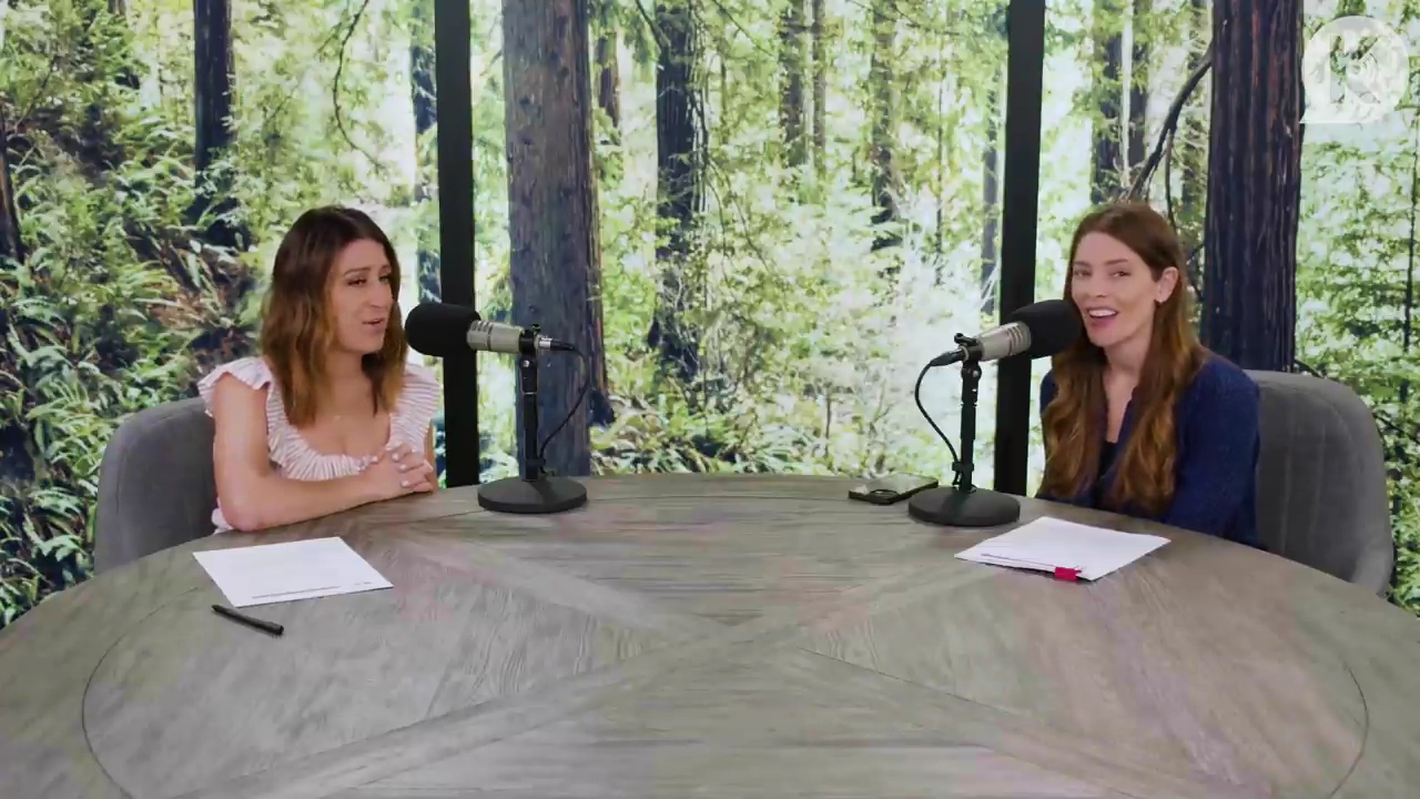 Ashley-Greene-dot-nl_TheTwilightEffectPostcast-Aflevering9NewMoonRewatchPart3of3-0208.jpg Ashley-Greene-dot-nl_TheTwilightEffectPostcast-Aflevering9NewMoonRewatchPart3of3-0208.jpg