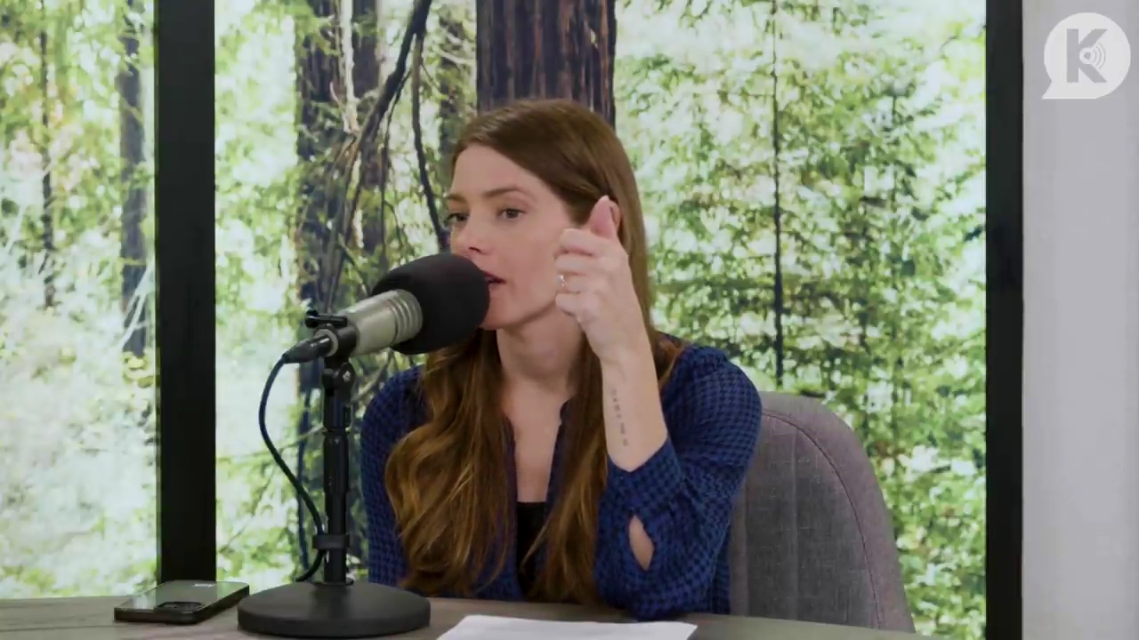 Ashley-Greene-dot-nl_TheTwilightEffectPostcast-Aflevering9NewMoonRewatchPart3of3-0238.jpg Ashley-Greene-dot-nl_TheTwilightEffectPostcast-Aflevering9NewMoonRewatchPart3of3-0238.jpg