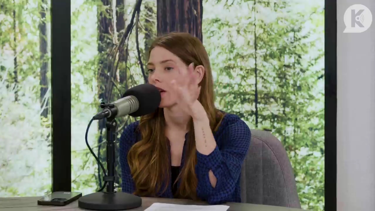 Ashley-Greene-dot-nl_TheTwilightEffectPostcast-Aflevering9NewMoonRewatchPart3of3-0241.jpg Ashley-Greene-dot-nl_TheTwilightEffectPostcast-Aflevering9NewMoonRewatchPart3of3-0241.jpg