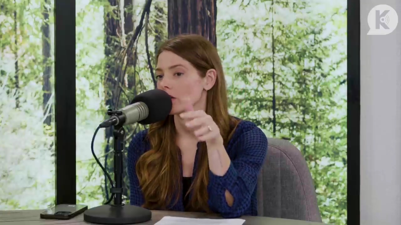 Ashley-Greene-dot-nl_TheTwilightEffectPostcast-Aflevering9NewMoonRewatchPart3of3-0242.jpg Ashley-Greene-dot-nl_TheTwilightEffectPostcast-Aflevering9NewMoonRewatchPart3of3-0242.jpg