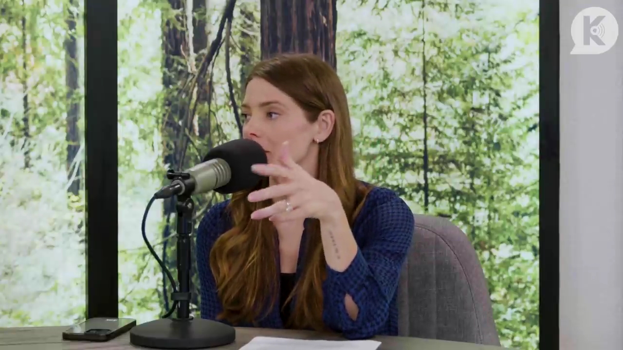 Ashley-Greene-dot-nl_TheTwilightEffectPostcast-Aflevering9NewMoonRewatchPart3of3-0244.jpg Ashley-Greene-dot-nl_TheTwilightEffectPostcast-Aflevering9NewMoonRewatchPart3of3-0244.jpg