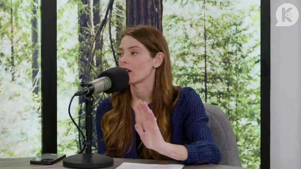 Ashley-Greene-dot-nl_TheTwilightEffectPostcast-Aflevering9NewMoonRewatchPart3of3-0248.jpg Ashley-Greene-dot-nl_TheTwilightEffectPostcast-Aflevering9NewMoonRewatchPart3of3-0248.jpg