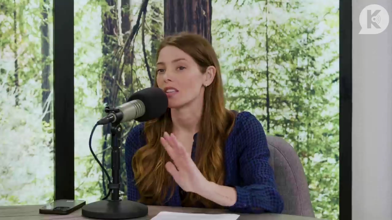 Ashley-Greene-dot-nl_TheTwilightEffectPostcast-Aflevering9NewMoonRewatchPart3of3-0249.jpg Ashley-Greene-dot-nl_TheTwilightEffectPostcast-Aflevering9NewMoonRewatchPart3of3-0249.jpg