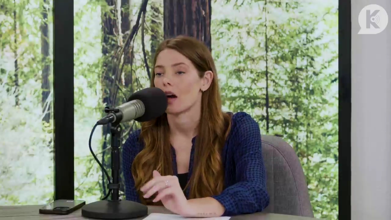 Ashley-Greene-dot-nl_TheTwilightEffectPostcast-Aflevering9NewMoonRewatchPart3of3-0255.jpg Ashley-Greene-dot-nl_TheTwilightEffectPostcast-Aflevering9NewMoonRewatchPart3of3-0255.jpg