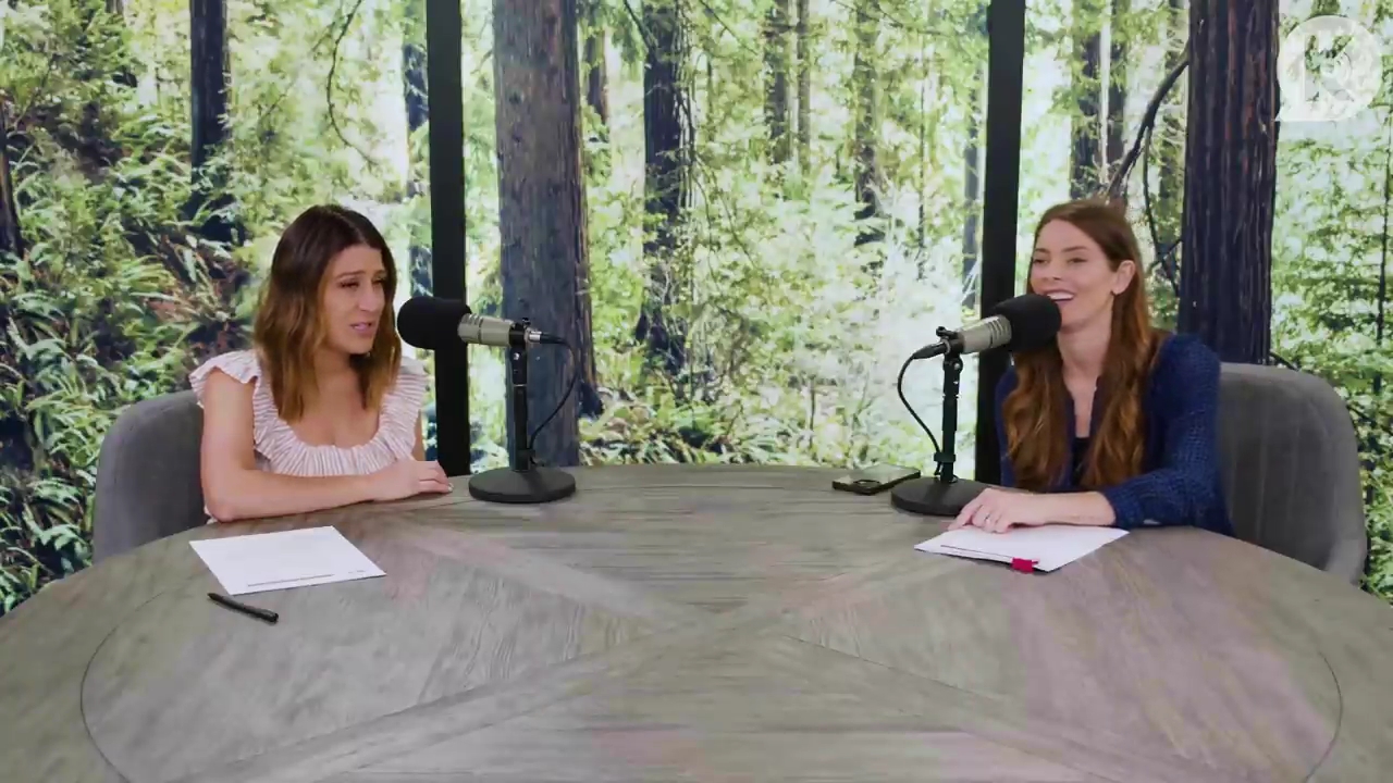 Ashley-Greene-dot-nl_TheTwilightEffectPostcast-Aflevering9NewMoonRewatchPart3of3-0260.jpg Ashley-Greene-dot-nl_TheTwilightEffectPostcast-Aflevering9NewMoonRewatchPart3of3-0260.jpg