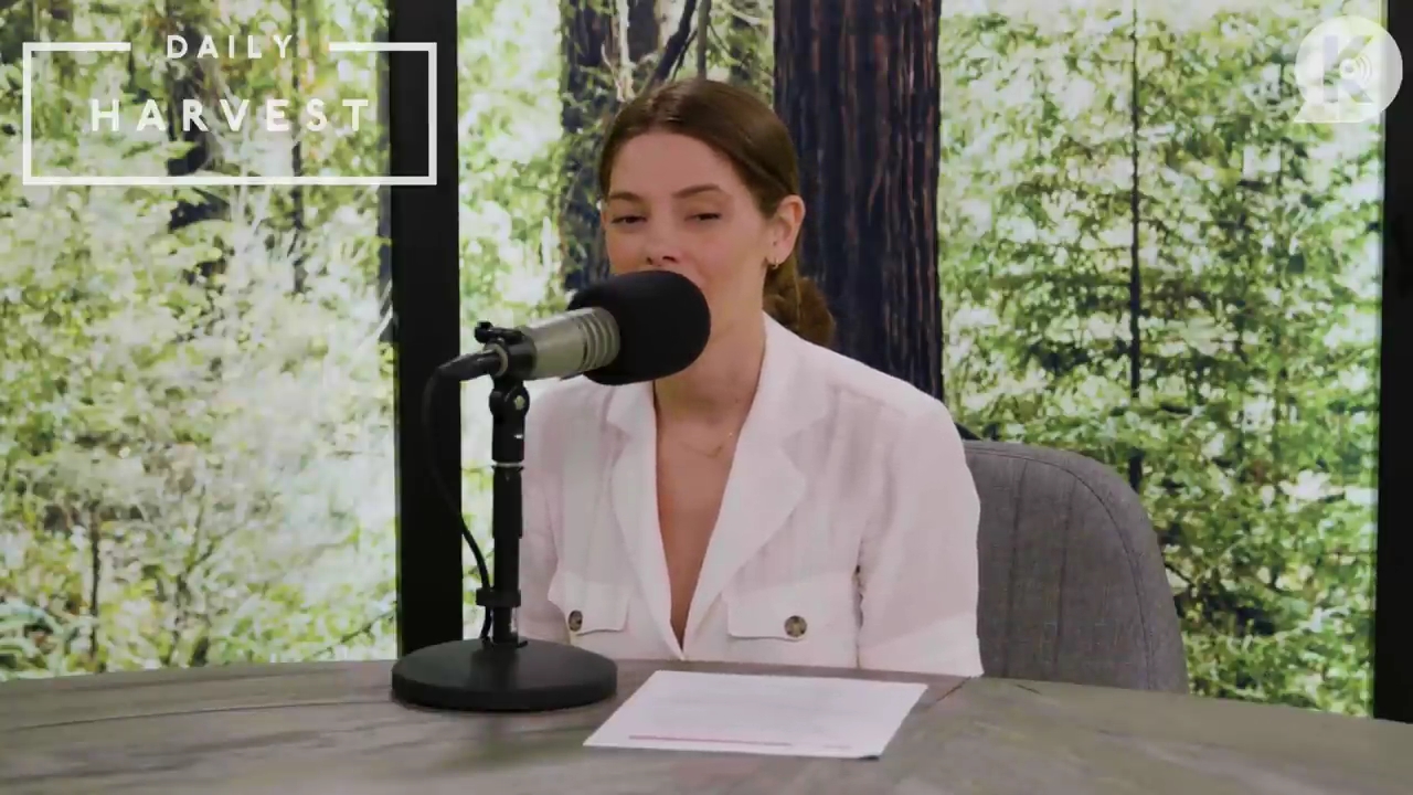 Ashley-Greene-dot-nl_TheTwilightEffectPostcast-Aflevering9NewMoonRewatchPart3of3-0273.jpg Ashley-Greene-dot-nl_TheTwilightEffectPostcast-Aflevering9NewMoonRewatchPart3of3-0273.jpg