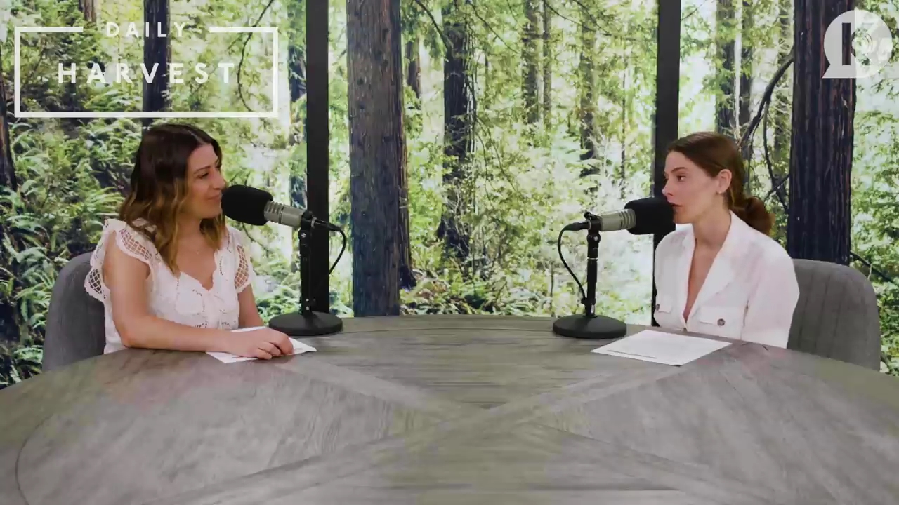 Ashley-Greene-dot-nl_TheTwilightEffectPostcast-Aflevering9NewMoonRewatchPart3of3-0275.jpg Ashley-Greene-dot-nl_TheTwilightEffectPostcast-Aflevering9NewMoonRewatchPart3of3-0275.jpg