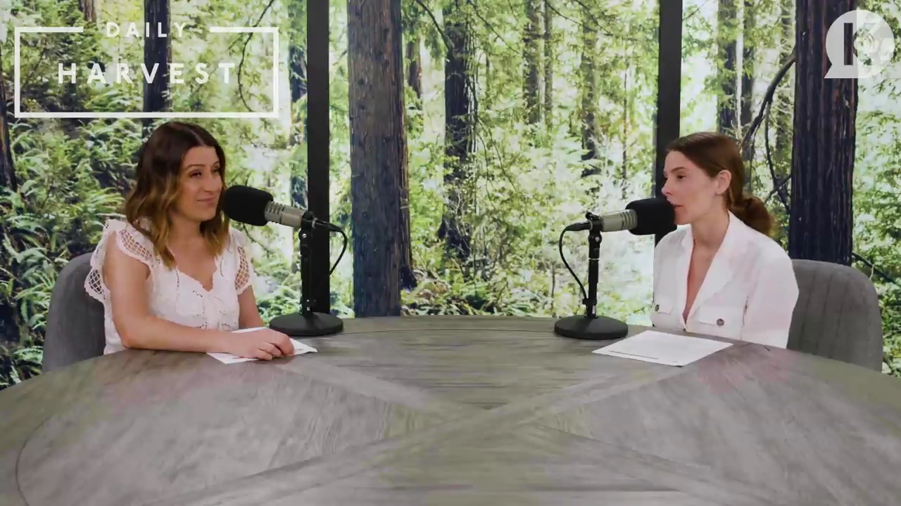 Ashley-Greene-dot-nl_TheTwilightEffectPostcast-Aflevering9NewMoonRewatchPart3of3-0276.jpg Ashley-Greene-dot-nl_TheTwilightEffectPostcast-Aflevering9NewMoonRewatchPart3of3-0276.jpg