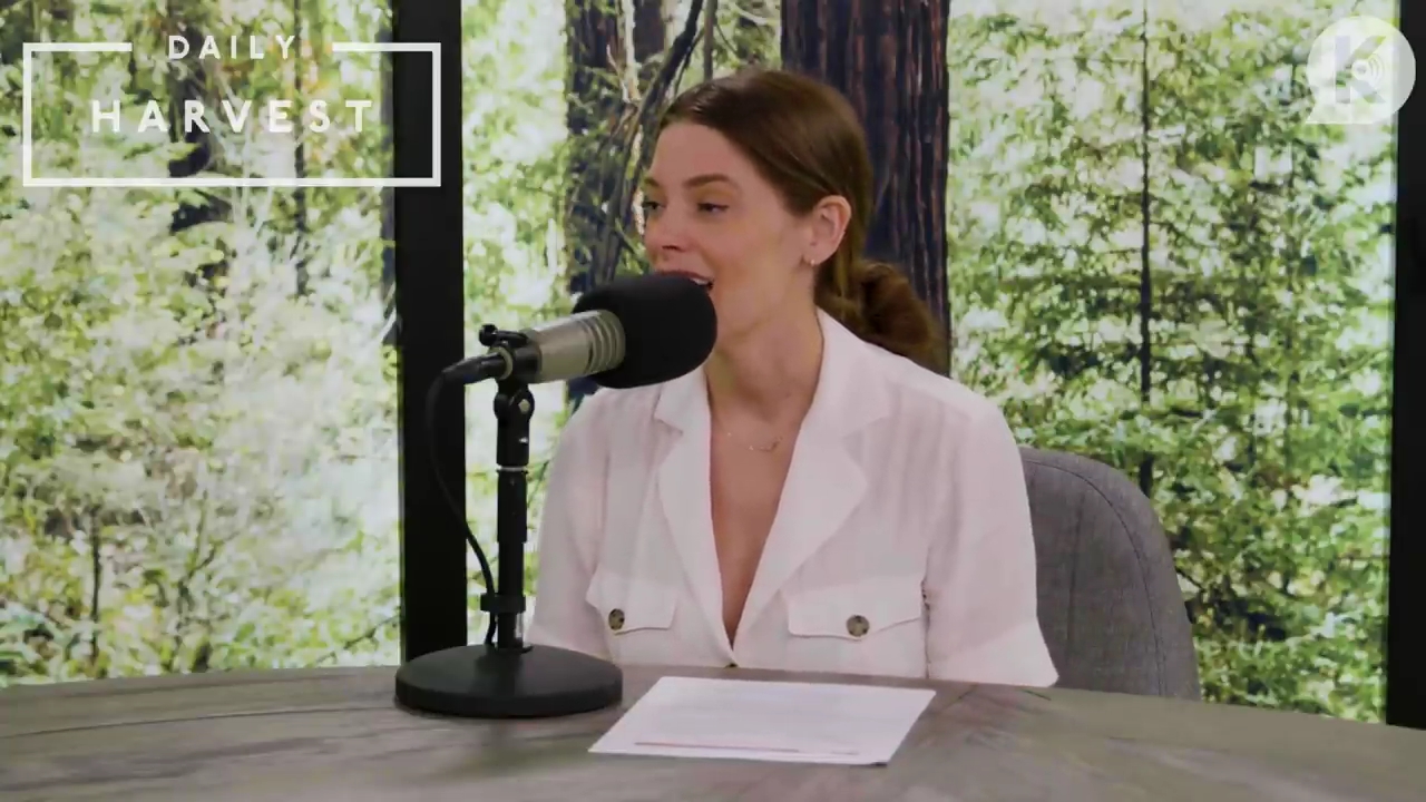 Ashley-Greene-dot-nl_TheTwilightEffectPostcast-Aflevering9NewMoonRewatchPart3of3-0288.jpg Ashley-Greene-dot-nl_TheTwilightEffectPostcast-Aflevering9NewMoonRewatchPart3of3-0288.jpg