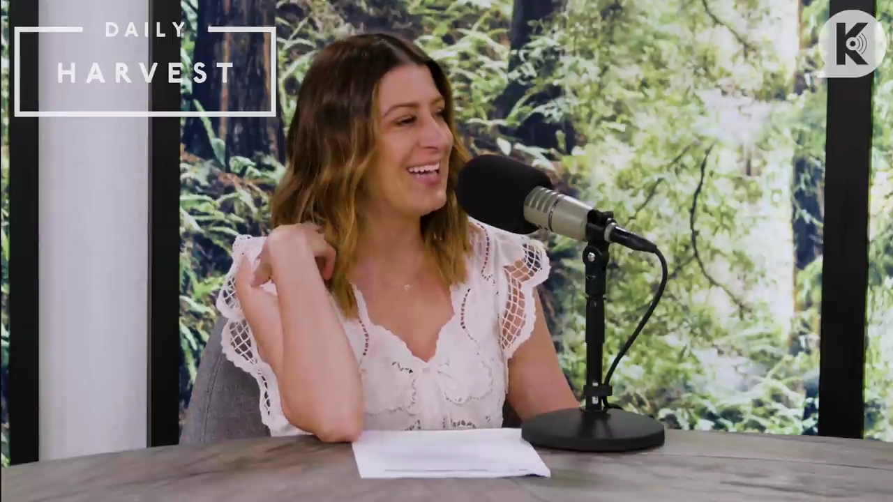 Ashley-Greene-dot-nl_TheTwilightEffectPostcast-Aflevering9NewMoonRewatchPart3of3-0290.jpg Ashley-Greene-dot-nl_TheTwilightEffectPostcast-Aflevering9NewMoonRewatchPart3of3-0290.jpg