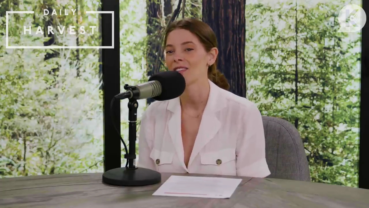 Ashley-Greene-dot-nl_TheTwilightEffectPostcast-Aflevering9NewMoonRewatchPart3of3-0294.jpg Ashley-Greene-dot-nl_TheTwilightEffectPostcast-Aflevering9NewMoonRewatchPart3of3-0294.jpg