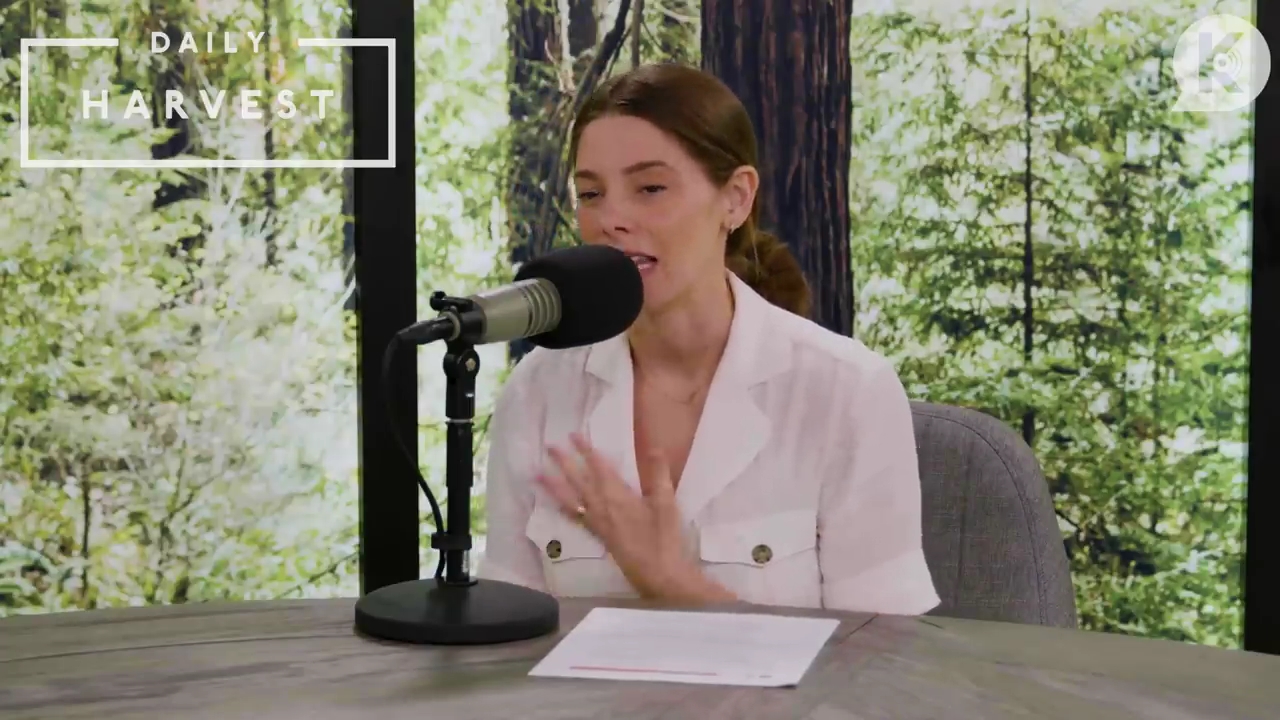 Ashley-Greene-dot-nl_TheTwilightEffectPostcast-Aflevering9NewMoonRewatchPart3of3-0295.jpg Ashley-Greene-dot-nl_TheTwilightEffectPostcast-Aflevering9NewMoonRewatchPart3of3-0295.jpg