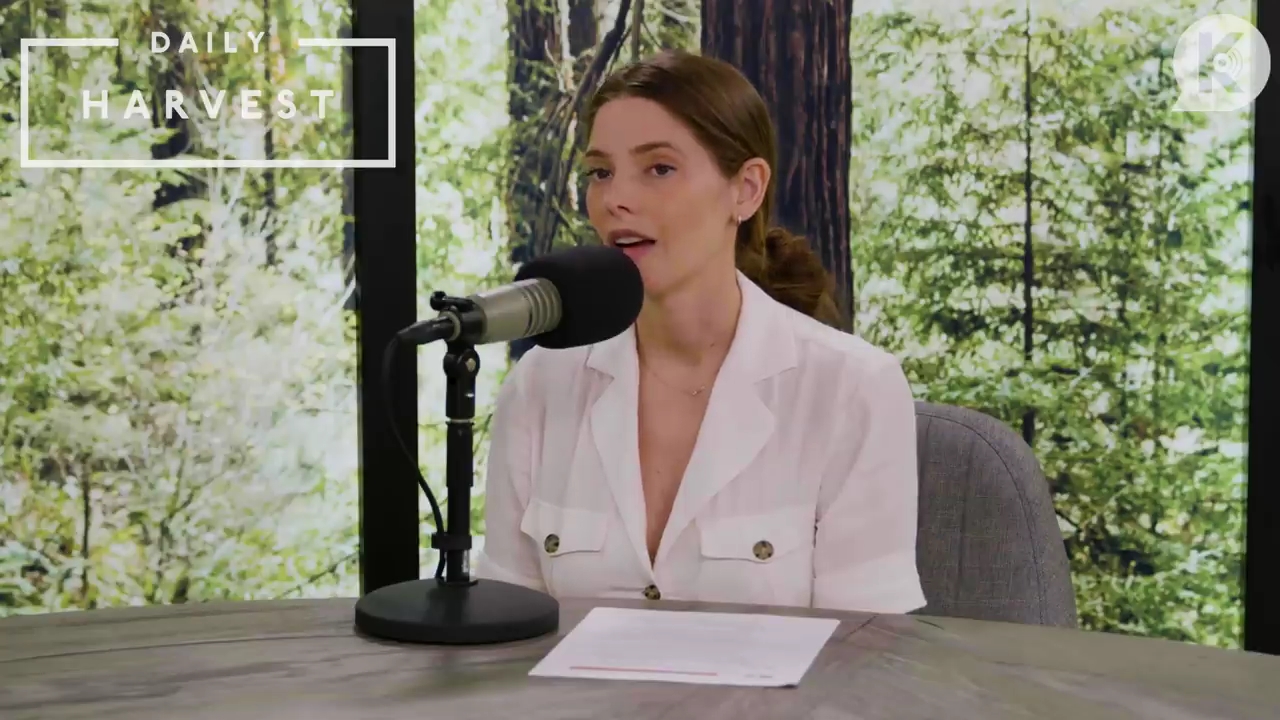 Ashley-Greene-dot-nl_TheTwilightEffectPostcast-Aflevering9NewMoonRewatchPart3of3-0324.jpg Ashley-Greene-dot-nl_TheTwilightEffectPostcast-Aflevering9NewMoonRewatchPart3of3-0324.jpg