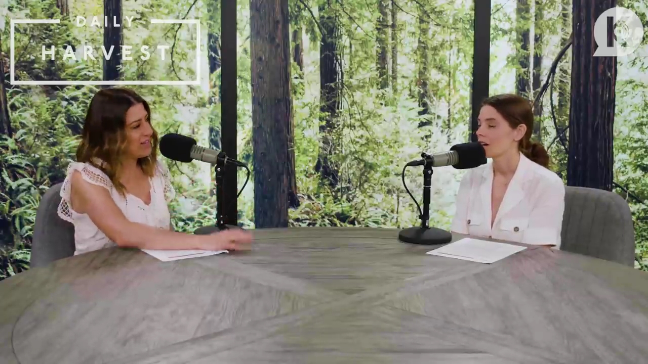 Ashley-Greene-dot-nl_TheTwilightEffectPostcast-Aflevering9NewMoonRewatchPart3of3-0344.jpg Ashley-Greene-dot-nl_TheTwilightEffectPostcast-Aflevering9NewMoonRewatchPart3of3-0344.jpg