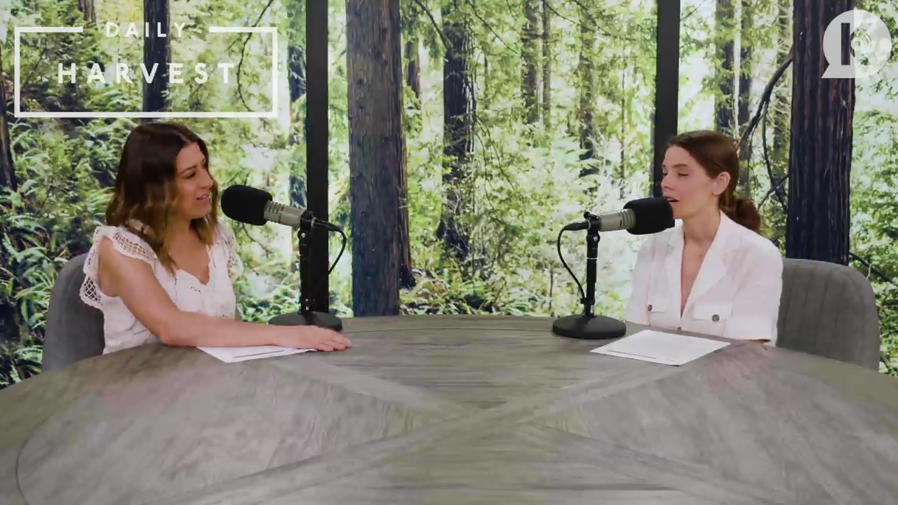 Ashley-Greene-dot-nl_TheTwilightEffectPostcast-Aflevering9NewMoonRewatchPart3of3-0345.jpg Ashley-Greene-dot-nl_TheTwilightEffectPostcast-Aflevering9NewMoonRewatchPart3of3-0345.jpg