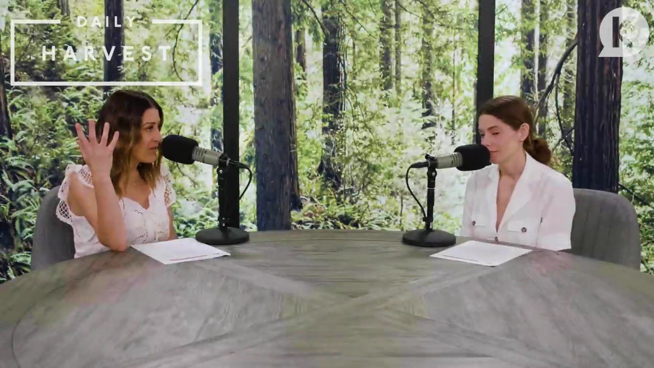 Ashley-Greene-dot-nl_TheTwilightEffectPostcast-Aflevering9NewMoonRewatchPart3of3-0353.jpg Ashley-Greene-dot-nl_TheTwilightEffectPostcast-Aflevering9NewMoonRewatchPart3of3-0353.jpg