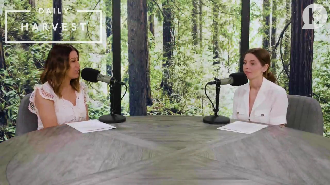 Ashley-Greene-dot-nl_TheTwilightEffectPostcast-Aflevering9NewMoonRewatchPart3of3-0356.jpg Ashley-Greene-dot-nl_TheTwilightEffectPostcast-Aflevering9NewMoonRewatchPart3of3-0356.jpg